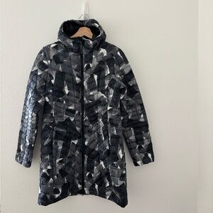 The North Face Women's ThermoBall Eco Parka in a black and white /camo print